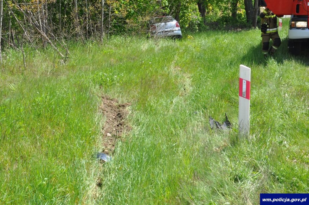 Policjanci pracowali na miejscu kolizji drogowych