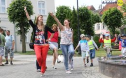 „Miasto, w którym mieszkam”. Happening przy działdowskiej fontannie