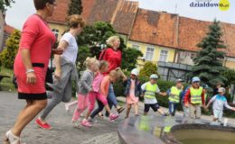 „Miasto, w którym mieszkam”. Happening przy działdowskiej fontannie