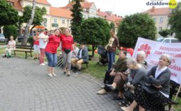 „Miasto, w którym mieszkam”. Happening przy działdowskiej fontannie