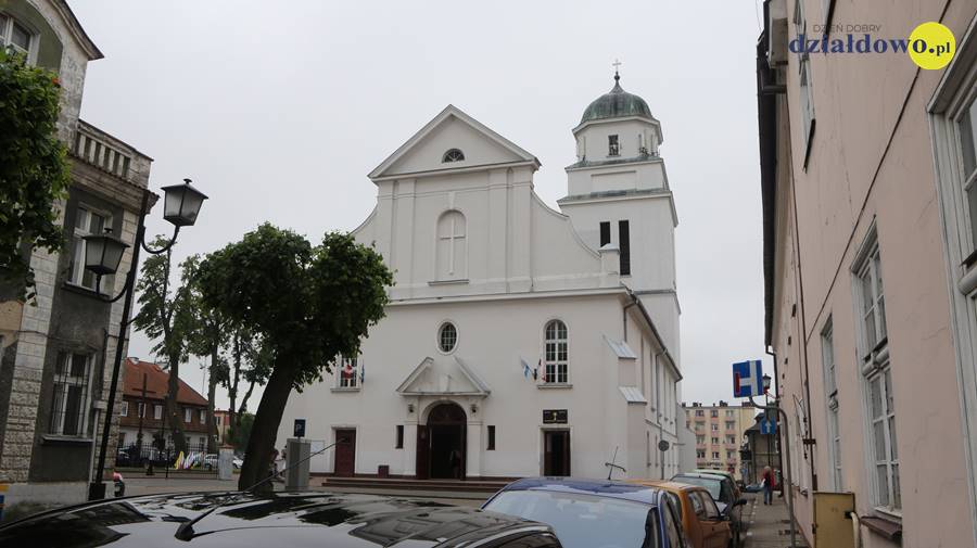 Msza w intencji Ojczyzny. Zapraszamy budynek kościoła pw. Podwyższenia Krzyża Świętego w Działdowie
