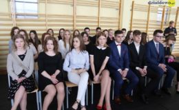 Maturzyści z ZS nr 2 żegnają szkołę