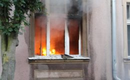 Pożar kamienicy na ulicy Hallera