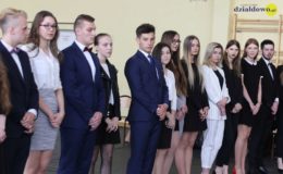 Maturzyści z ZS nr 2 żegnają szkołę