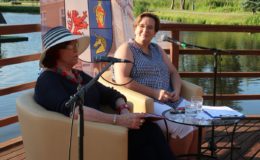 Irena Telesz-Burczyk  i Sylwia Kaczmarczyk. Powiatowe Wieczory z Poezją