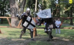 Setki widzów obejrzało inscenizację Bitwy Zwiadów Działdowskich podczas turnieju rycerskiego