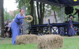 Setki widzów obejrzało inscenizację Bitwy Zwiadów Działdowskich podczas turnieju rycerskiego