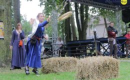 Setki widzów obejrzało inscenizację Bitwy Zwiadów Działdowskich podczas turnieju rycerskiego