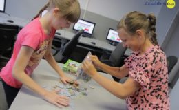 W naszej bibliotece był „Turniej Układania Puzzli Na Czas”