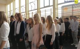 Witaj szkoło! Rozpoczęcie roku szkolnego w Zespole Szkół nr 2 [zdjęcia, film]