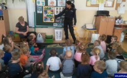 Spotkanie przedszkolaków z policjantkami