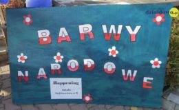 „Barwy narodowe”. Happening przy działdowskiej Jedynce [zdjęcia, film]