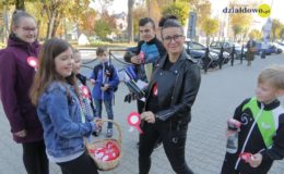 „Barwy narodowe”. Happening przy działdowskiej Jedynce