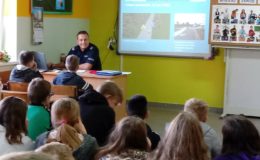 Policjanci spotkali się z uczniami