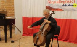 Koncert szkoły muzycznej z okazji Święta Niepodległości