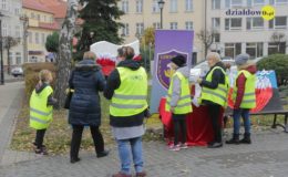 Barwy narodowe. Happening przy Ratuszu w Działdowie