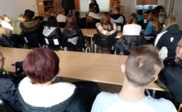 Spotkanie policjantek z młodzieżą ponadgimnazjalną
