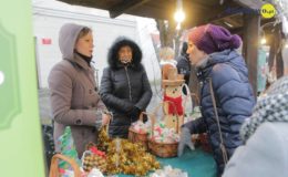 Choinka rozbłysła dziesiątkami światełek