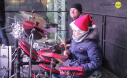 Choinka rozbłysła dziesiątkami światełek