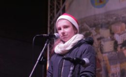 Choinka rozbłysła dziesiątkami światełek