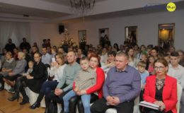 Świąteczny koncert Szkoły Art Music [film, zdjęcia]