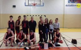Jedynka Mistrzem Powiatu w koszykówce chłopców szkół podstawowych