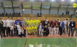 W IV Noworoczny Turnieju Piłki Halowej wygrał Dekorglass
