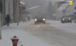 Śnieg, deszcz, mróz i śliskie drogi – kierowco zachowaj ostrożność na drodze i zdejmij nogę z gazu
