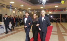 Zobaczcie jak na studniówce bawili się uczniowie II Liceum Ogólnokształcącego