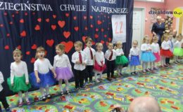 Babciu Dziadku! Dziękujemy całym sercem za dzieciństwa chwile najpiękniejsze