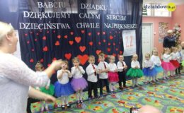 Babciu Dziadku! Dziękujemy całym sercem za dzieciństwa chwile najpiękniejsze