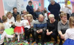 Babciu Dziadku! Dziękujemy całym sercem za dzieciństwa chwile najpiękniejsze