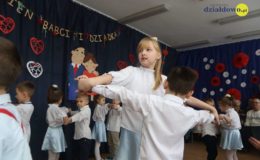 Były piosenki, wierszyki i tańce. Dzień Babci i Dziadka