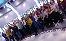 Młodzież II LO na nagraniu programu Koła Fortuny