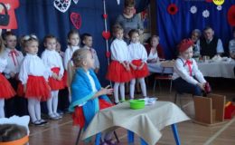 Dzień Babci i Dziadka w grupie Jeżyków w Przedszkolu nr 1 w Działdowie [zdjęcia]