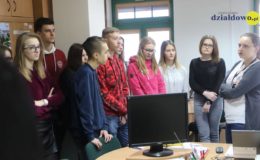 Młodzi ludzie poznali działanie urzędu