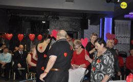 Romantyczny bal w klimacie Walentynek [zdjęcia]