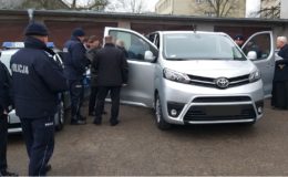 Podsumowanie roku 2018 w komendzie powiatowej policji w Działdowie oraz uroczyste przekazanie trzech radiowozów dla działdowskich policjantów