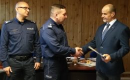 Asp. szt. Sławomir Kaczmarski po 28-latach służby przeszedł na zasłużoną emeryturę
