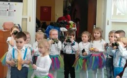 Wizyta przedszkolaków w Klubie Seniora