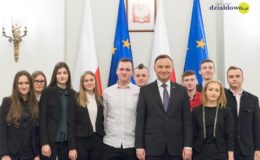 Młodzież z II LO spotkała się z Prezydentem RP Andrzejem Dudą [zdjęcia]