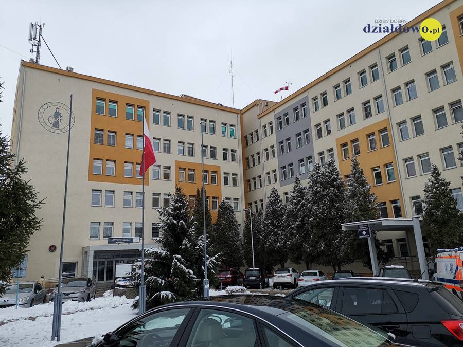 Uwaga! - Zakaz odwiedzin w naszym szpitalu Budynek szpitala w Działdowie