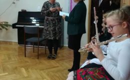 Kolędowanie z uczniami Szkoły Muzycznej w Przedszkolu nr 4