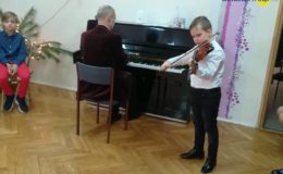 Kolędowanie z uczniami Szkoły Muzycznej w Przedszkolu nr 4