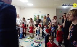 Bożonarodzeniowe zajęcia otwarte z Mikołajem w grupie V w Przedszkolu nr 4