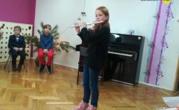 Kolędowanie z uczniami Szkoły Muzycznej w Przedszkolu nr 4
