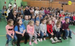 Pomoc dla bezdomnych psów [film, zdjęcia]