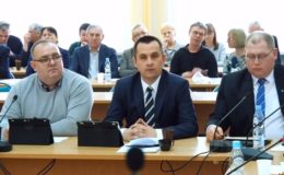 Paweł Cieśliński złożył mandat. Nowym radnym został Jarosław Gawenda