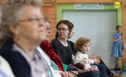 Seniorzy i dzieci wystawili przedstawienie „Jaś i Małgosia”