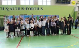 Seniorzy i dzieci wystawili przedstawienie „Jaś i Małgosia”